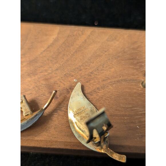 David Anderson Norway White Enamel on Sterling Silver Leaves Clip Earrings - Picture 2 of 7